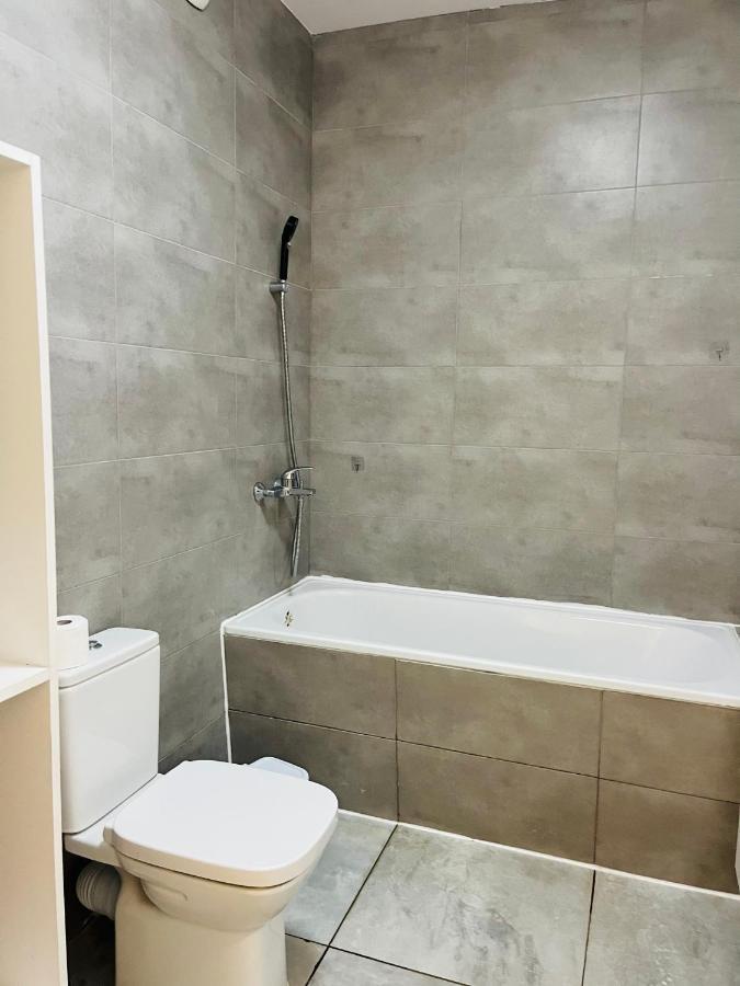 Near Airport Cybernetyki Inn Warsaw Ngoại thất bức ảnh